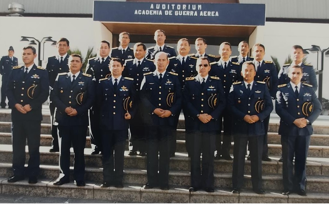 30 CURSO DE COMANDO Y ESTADO MAYOR TÉCNICO 2011
