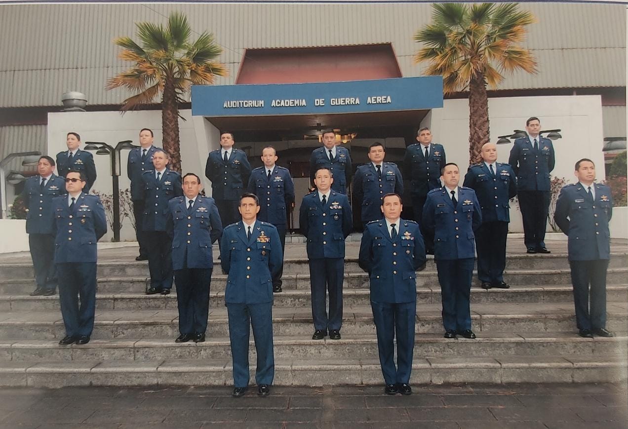37 CUROS DE ESTADO MAYOR DE ARMA Y ESTADO MAYOR TÉCNICO